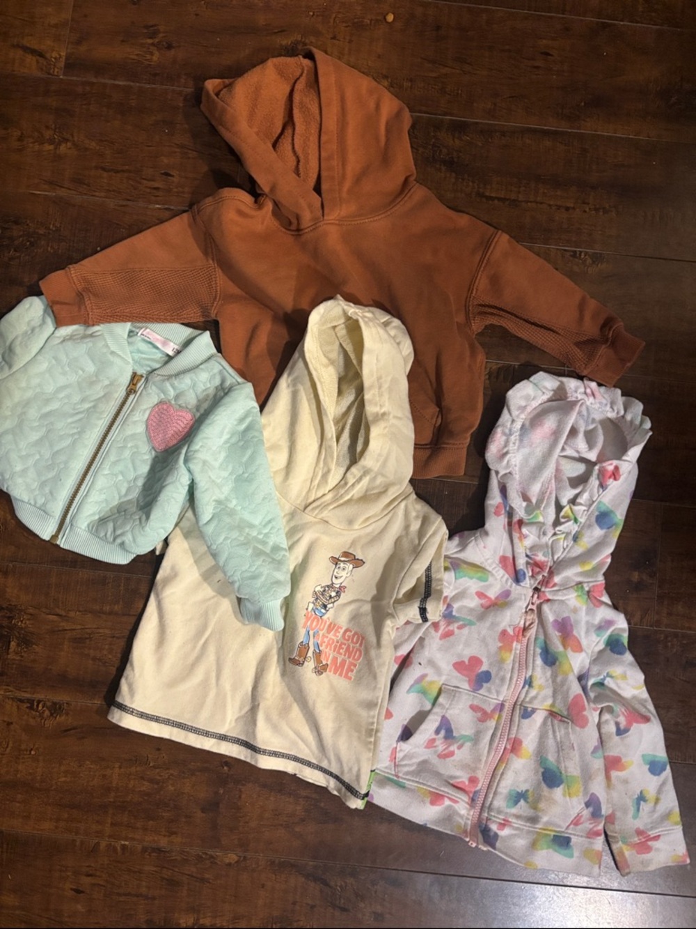 Set of 4 kids pullovers